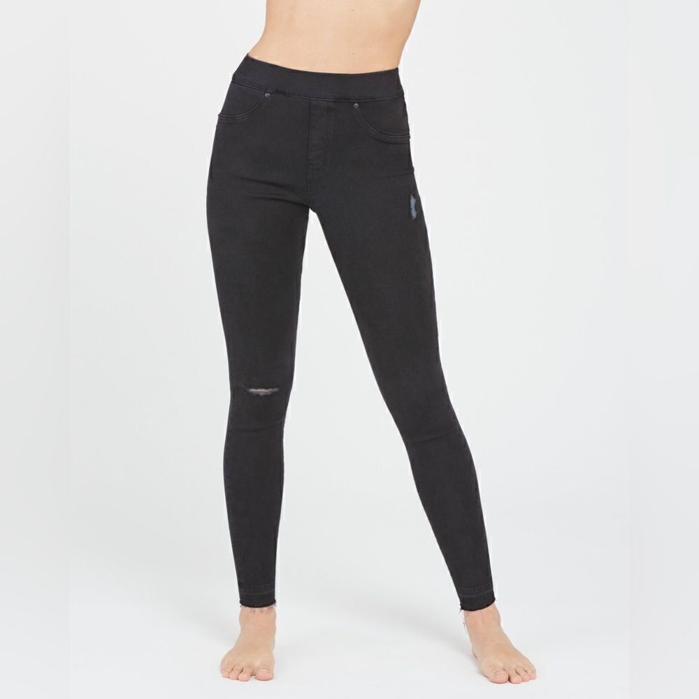 Spanx Black “vintage” distressed ankle skinny jeans size L‎